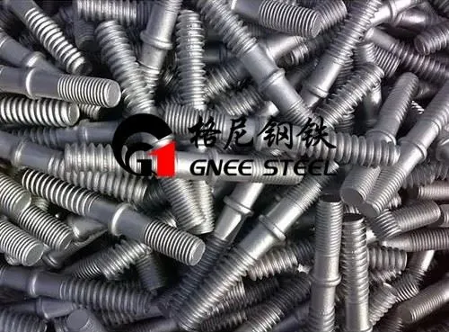 Duplafejű sín tüske