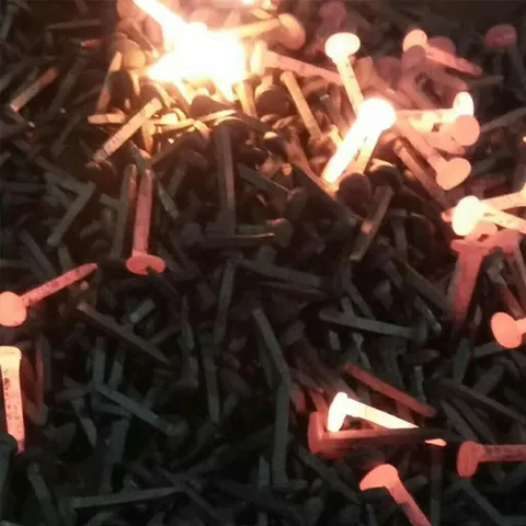 Alacsony széntartalmú acélpályás tüske rögzítése